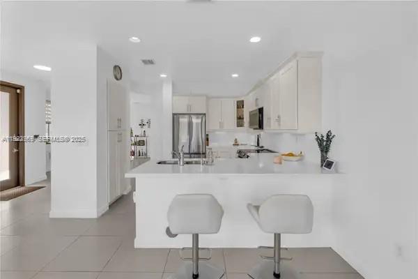 DORAL CAY - Residential Lease