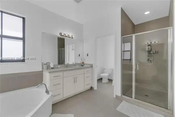 DORAL CAY - Residential Lease