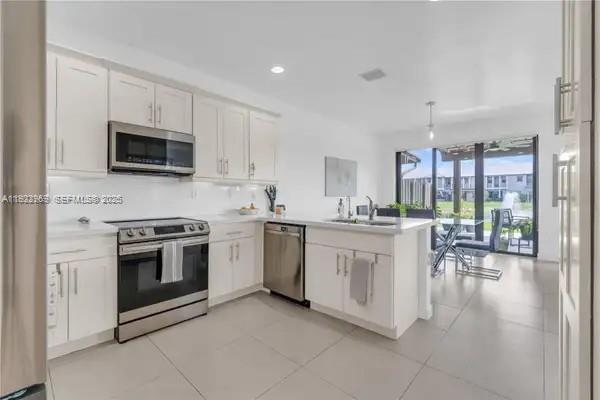 DORAL CAY - Residential Lease