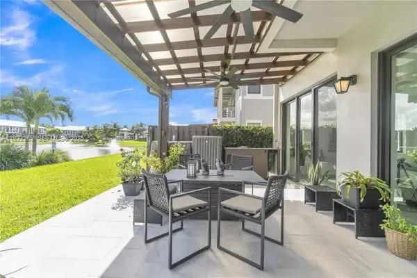 DORAL CAY - Residential Lease