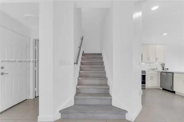 DORAL CAY - Residential Lease