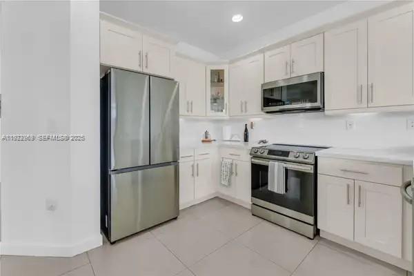 DORAL CAY - Residential Lease