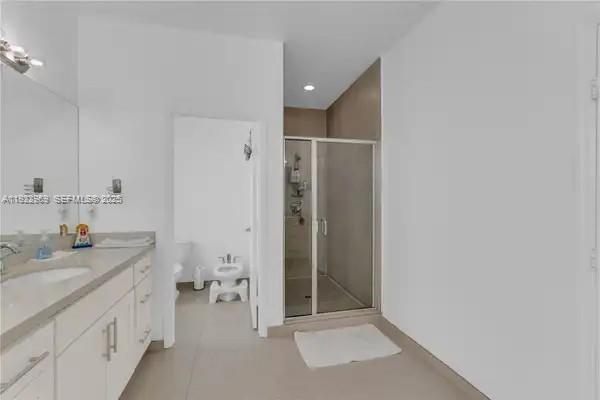 DORAL CAY - Residential Lease