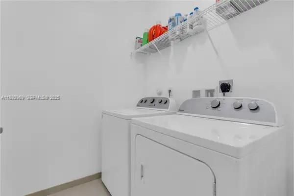 DORAL CAY - Residential Lease