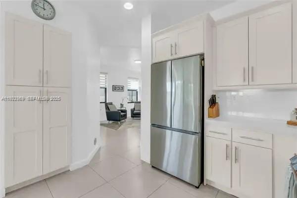 DORAL CAY - Residential Lease