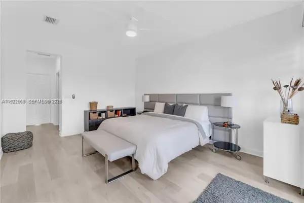 DORAL CAY - Residential Lease