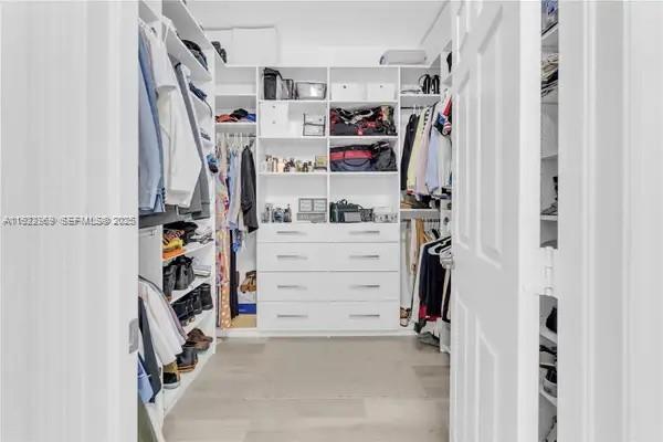 DORAL CAY - Residential Lease