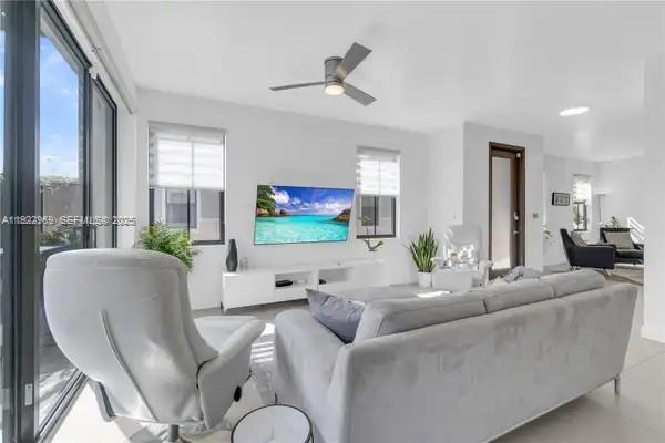 DORAL CAY - Residential Lease