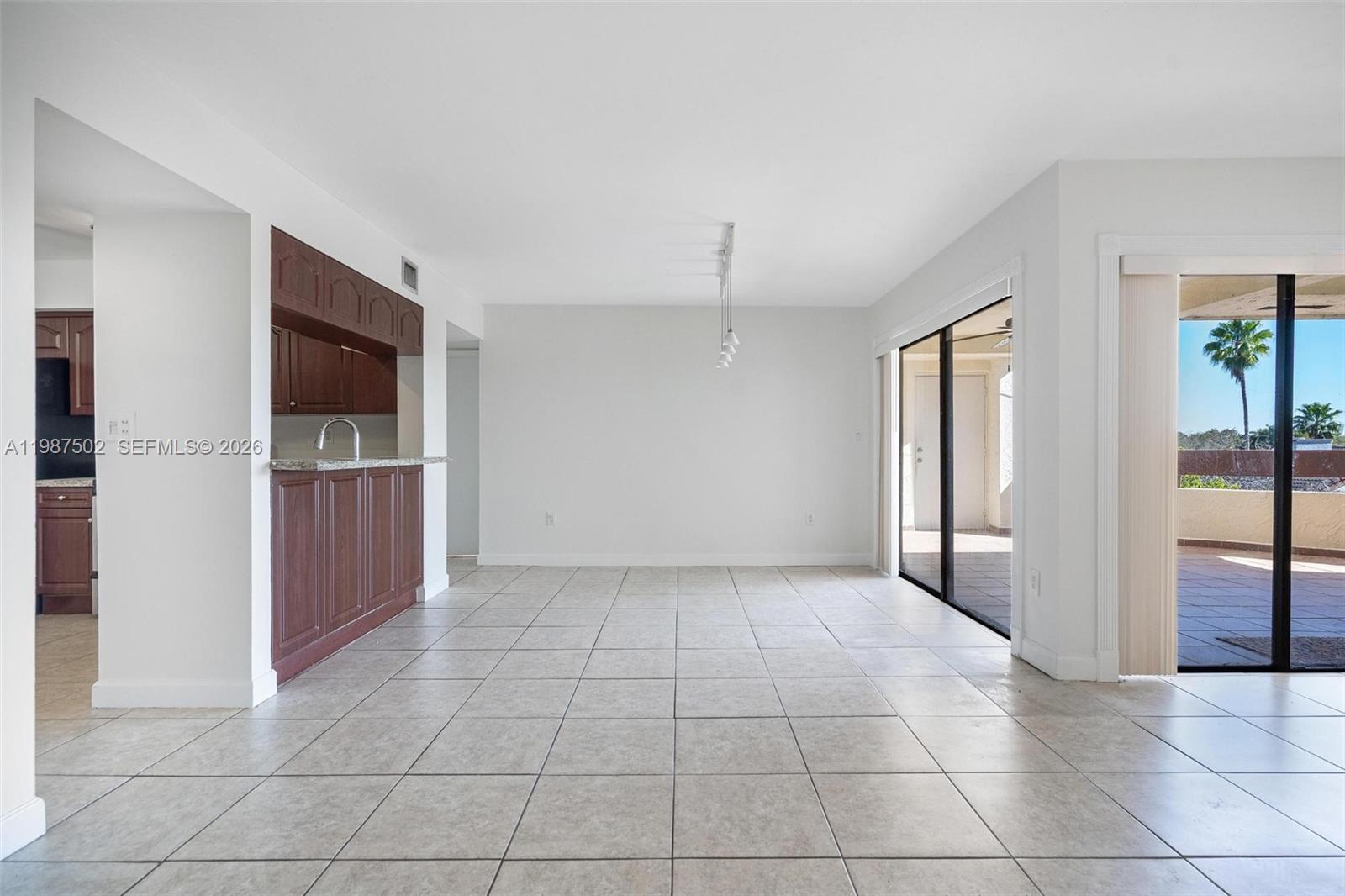 KENLAND BEND SOUTH CONDO - Residential