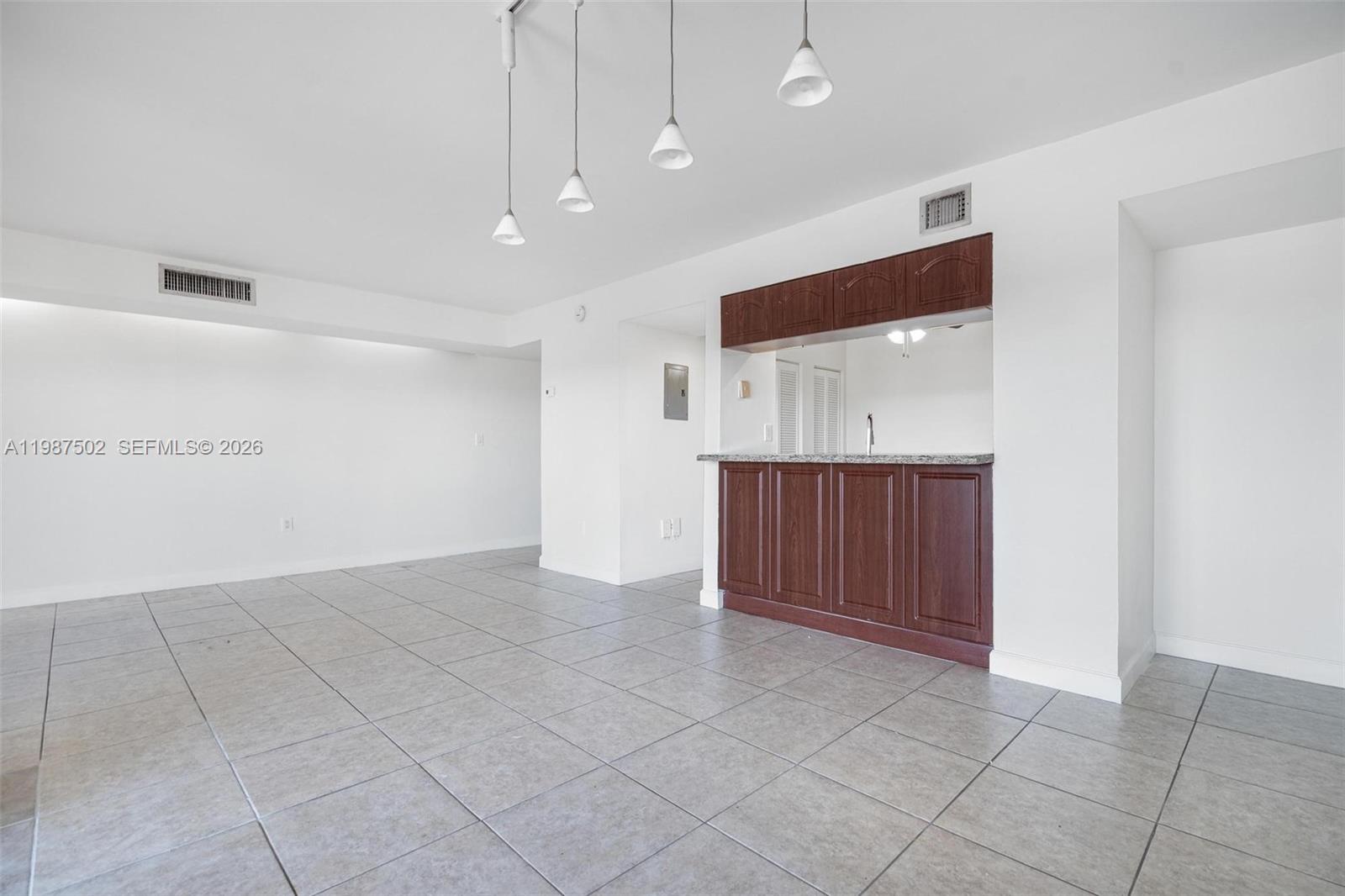 KENLAND BEND SOUTH CONDO - Residential