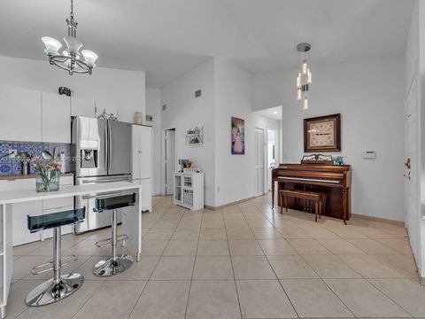 Single Family Residence in Miami FL 14353 169th St St 14.jpg