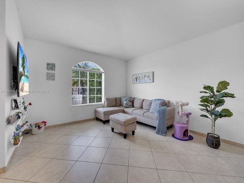 Single Family Residence in Miami FL 14353 169th St St 10.jpg