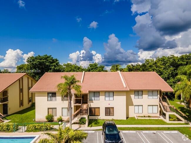 2568 Riverside Dr 411