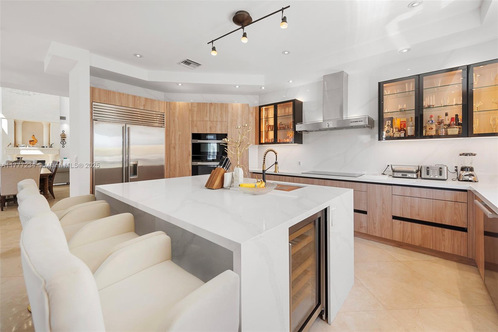 EASTERN SHORES 1ST ADDN - Residential