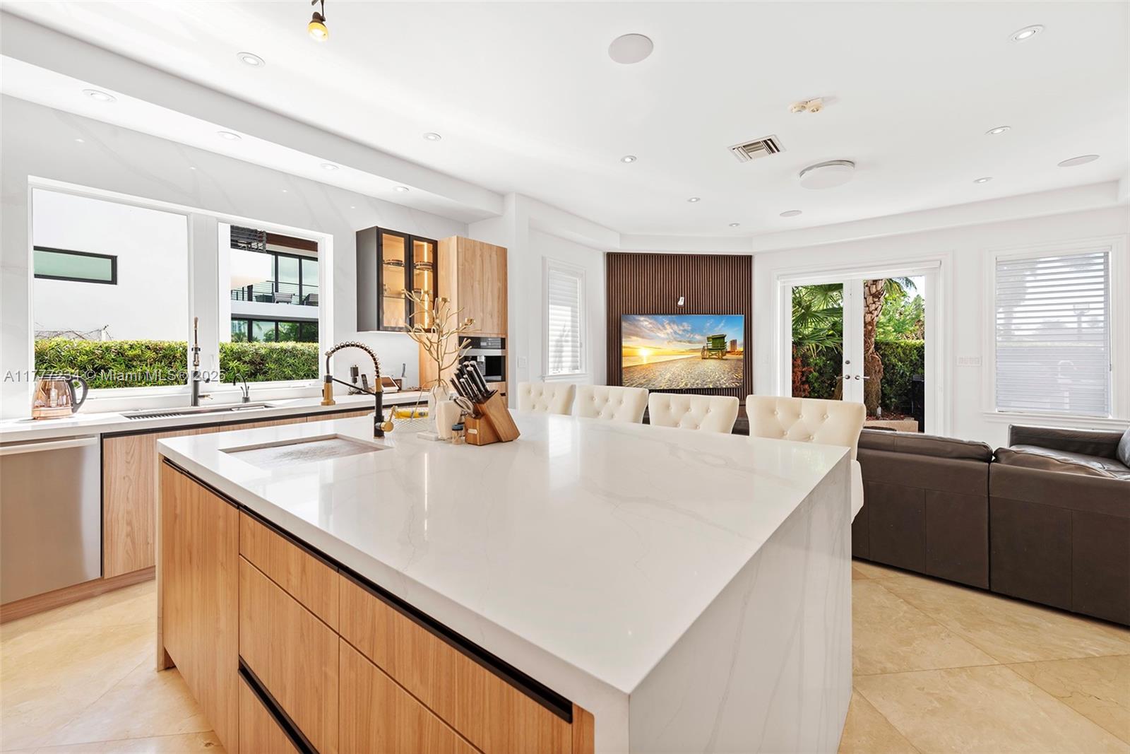 EASTERN SHORES 1ST ADDN - Residential