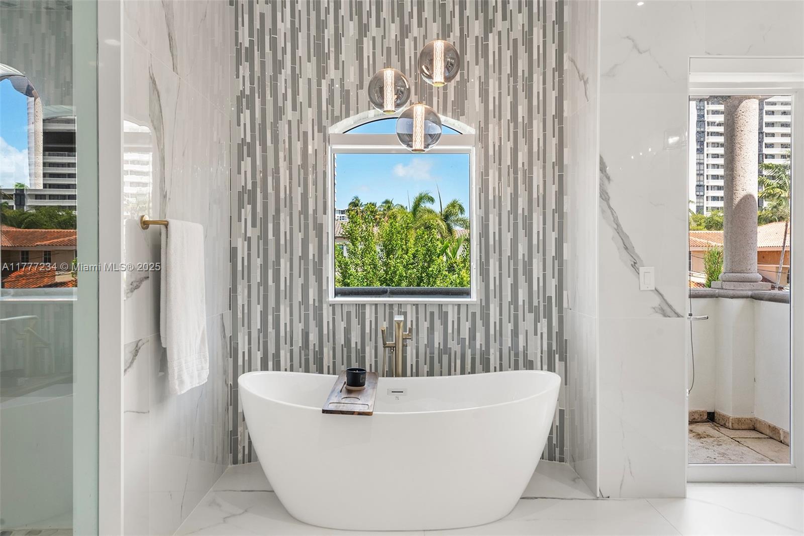 EASTERN SHORES 1ST ADDN - Residential