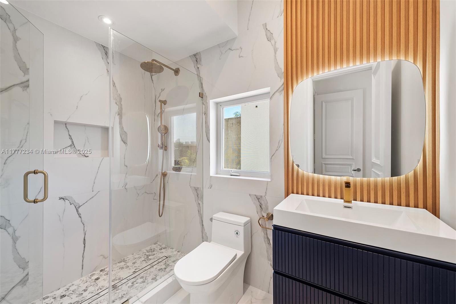 EASTERN SHORES 1ST ADDN - Residential