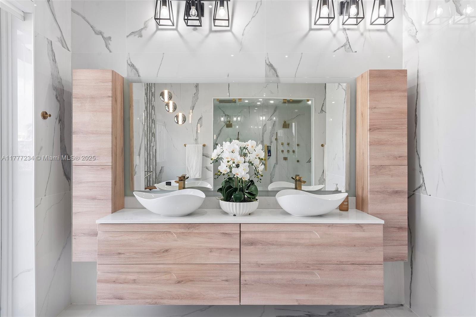 EASTERN SHORES 1ST ADDN - Residential