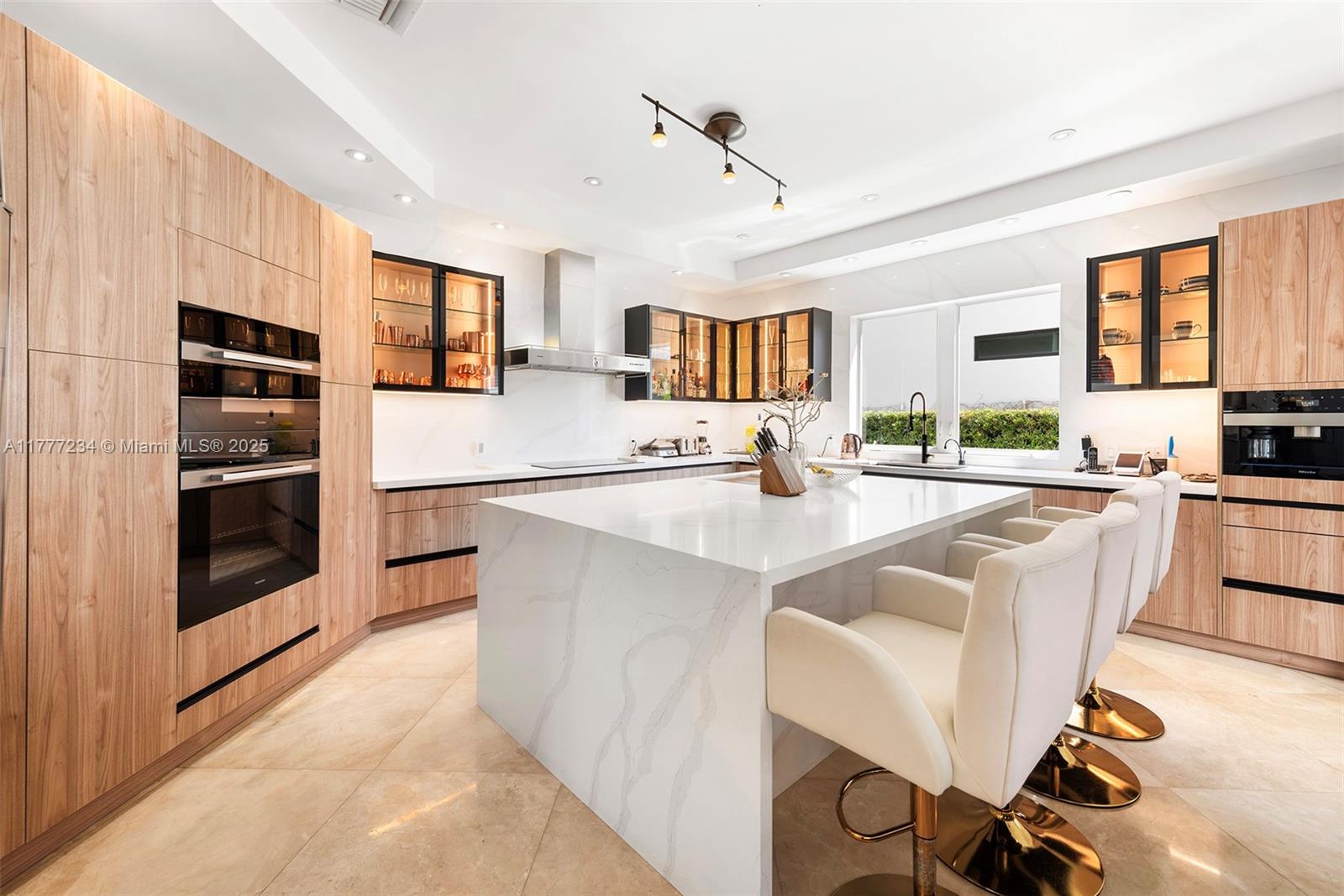 EASTERN SHORES 1ST ADDN - Residential