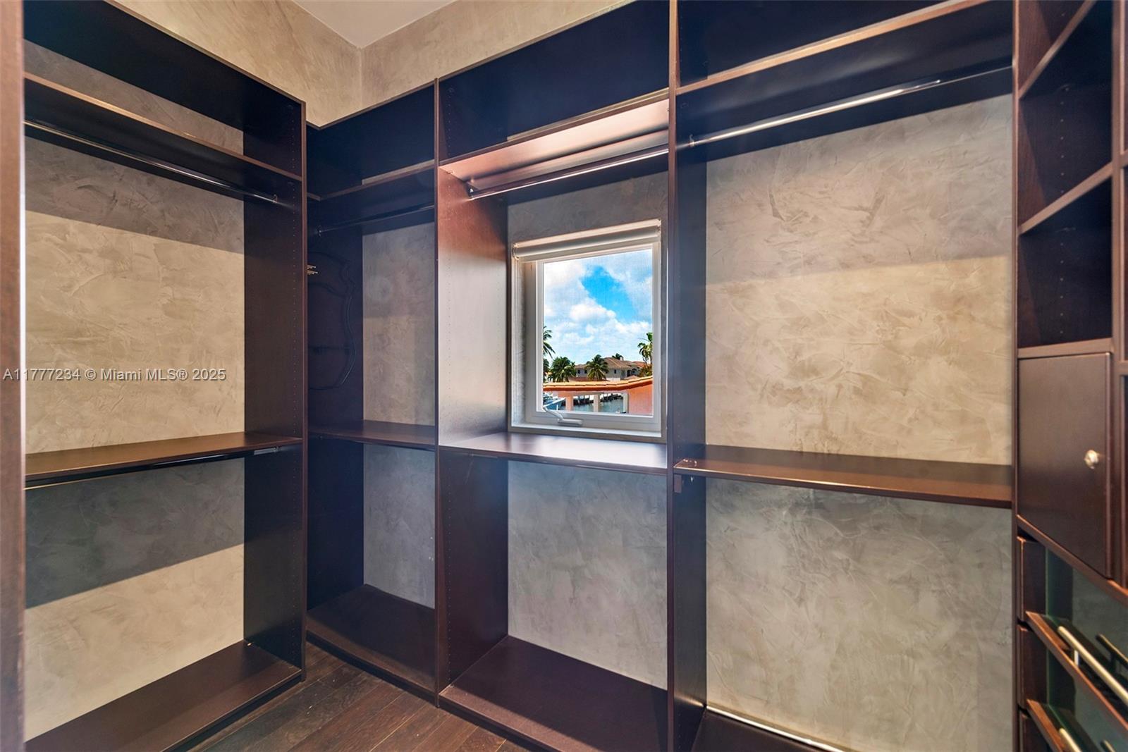 EASTERN SHORES 1ST ADDN - Residential