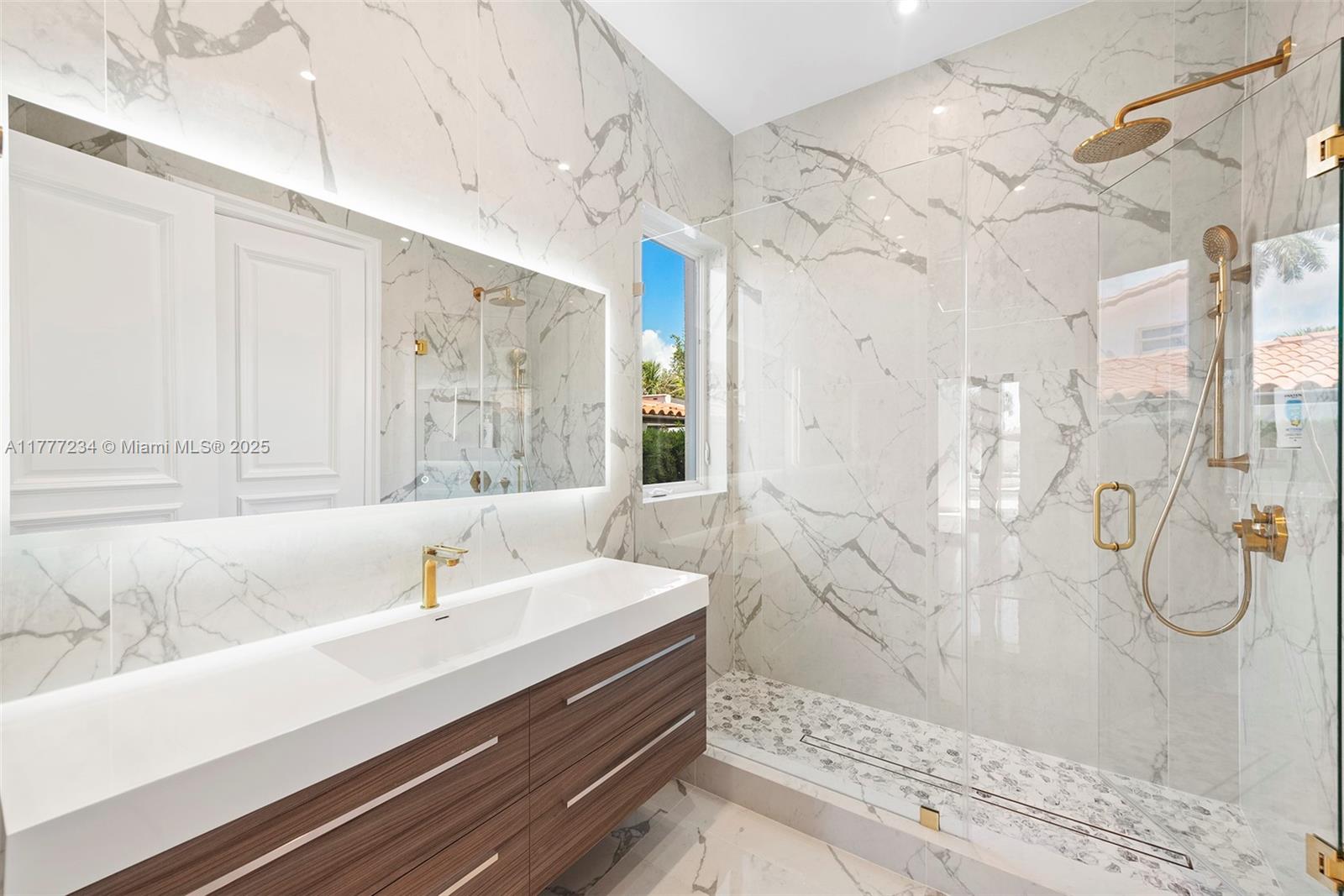 EASTERN SHORES 1ST ADDN - Residential