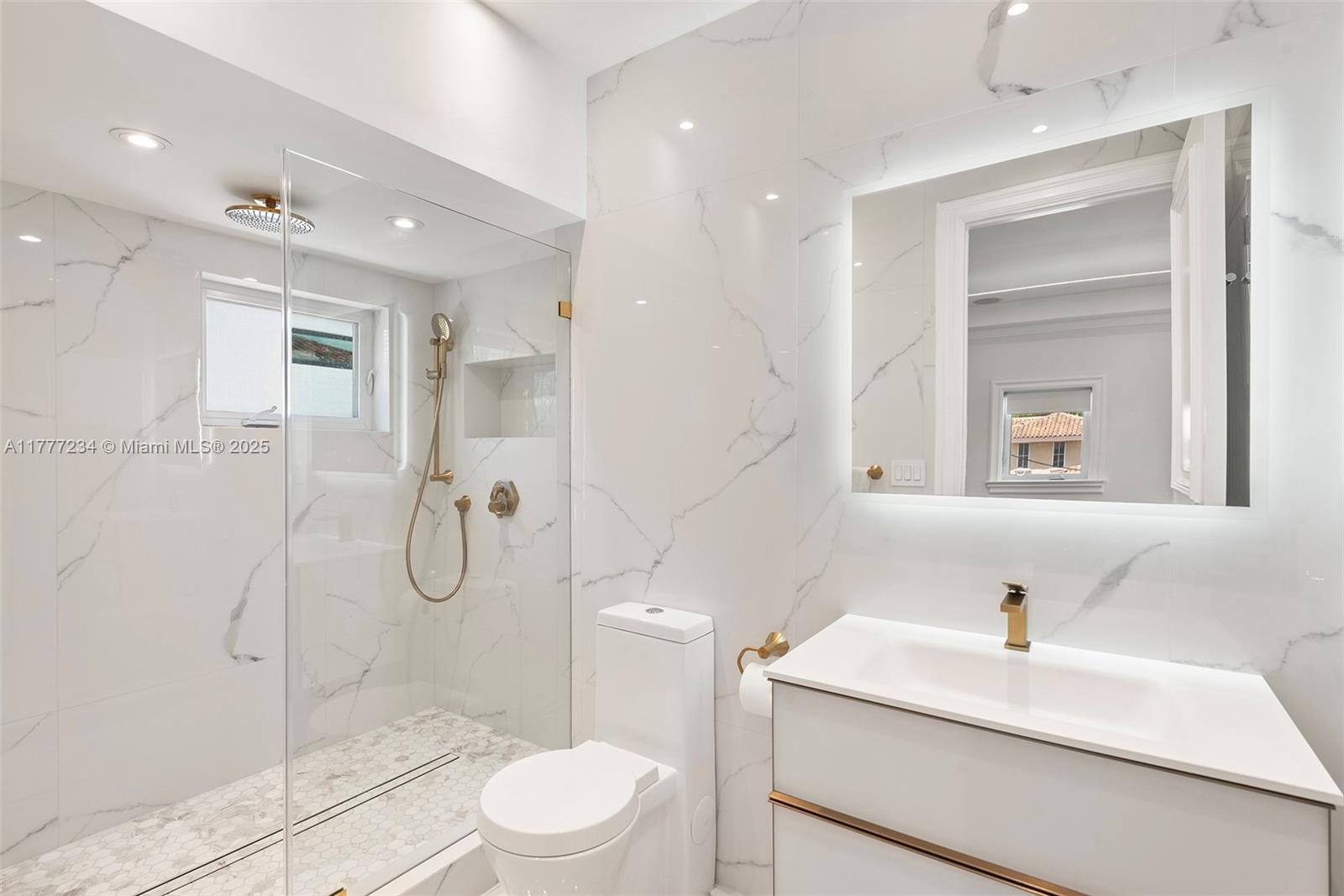 EASTERN SHORES 1ST ADDN - Residential