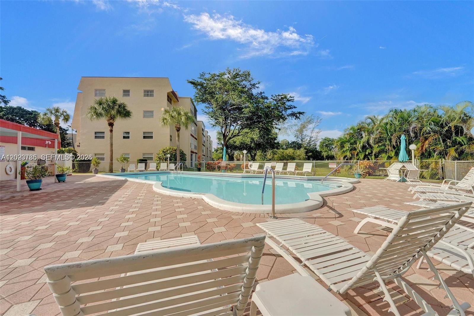 ORIOLE GOLF & TENNIS CLUB - Residential