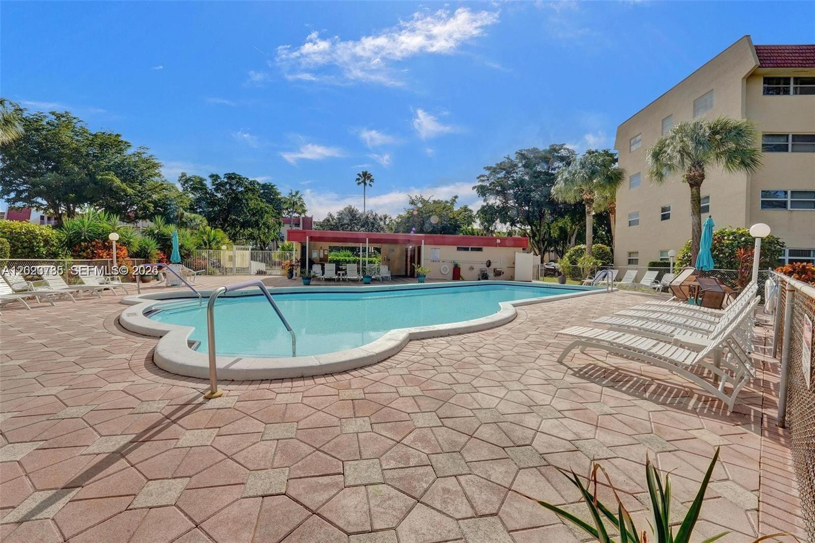 ORIOLE GOLF & TENNIS CLUB - Residential