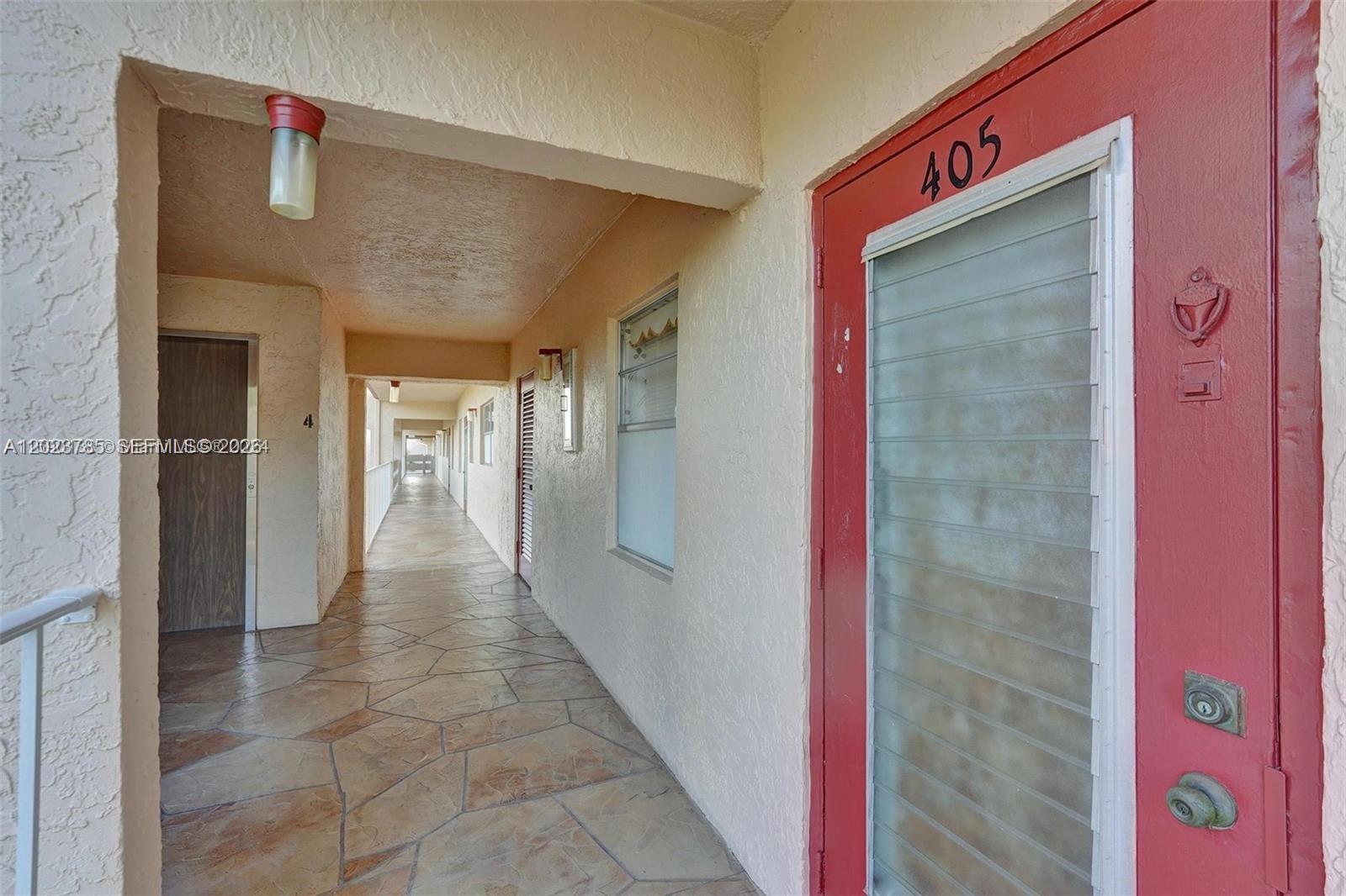 ORIOLE GOLF & TENNIS CLUB - Residential