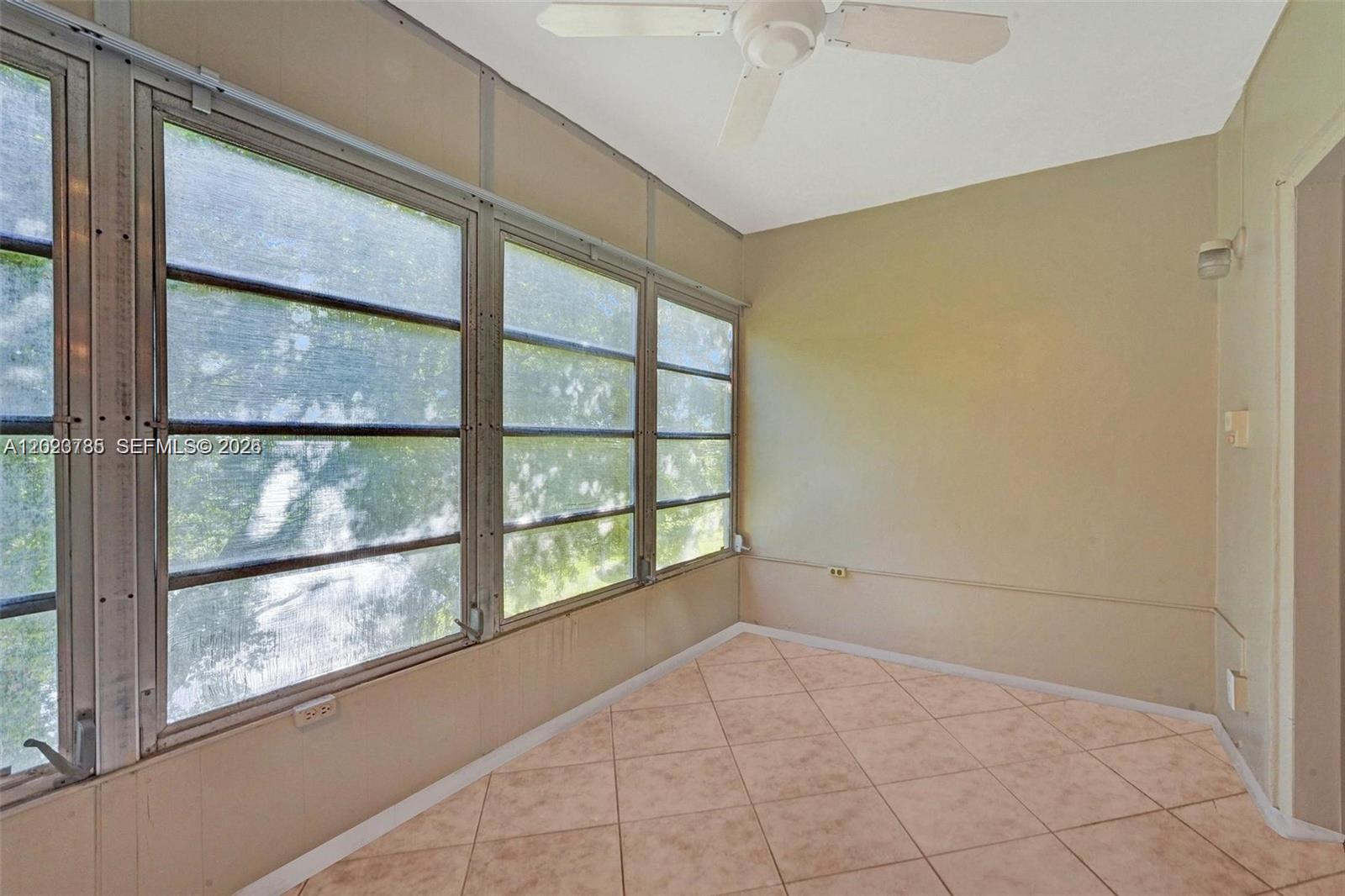 ORIOLE GOLF & TENNIS CLUB - Residential