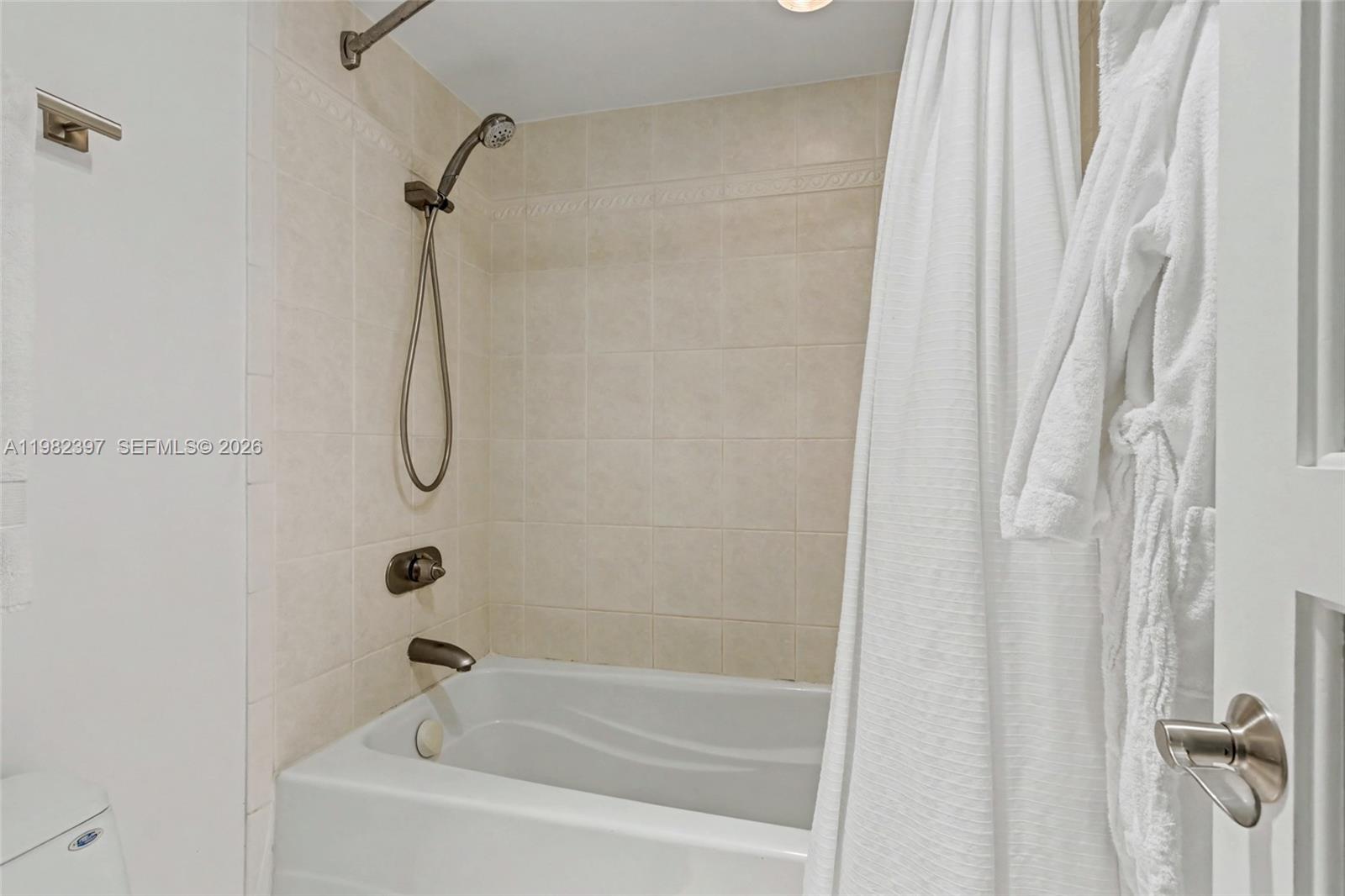 RIVER REACH CONDOMINIUM I - Residential