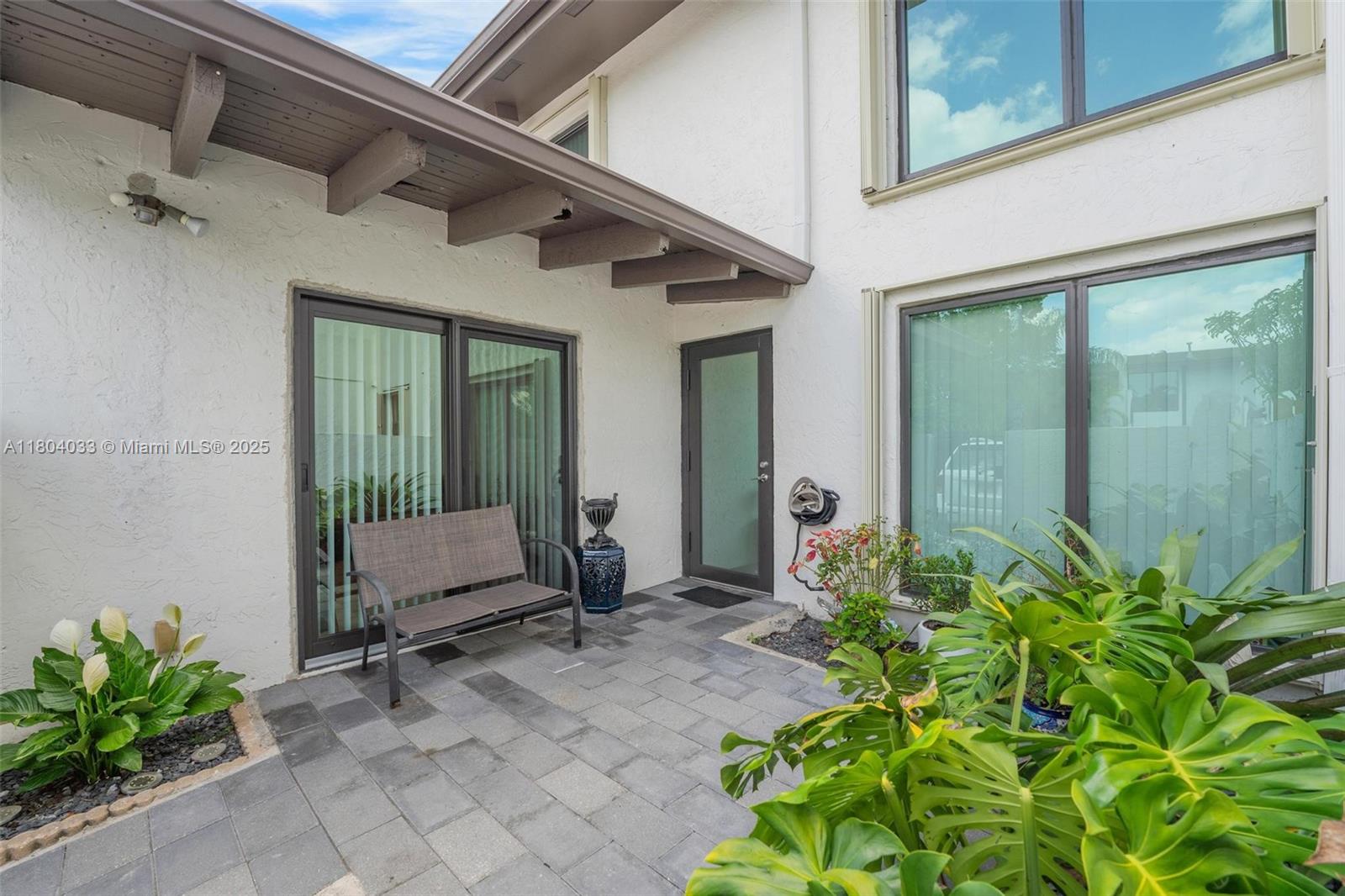 6929 Sw 109th Pl, Miami, Broward County, Florida - 3 Bedrooms  
2 Bathrooms - 