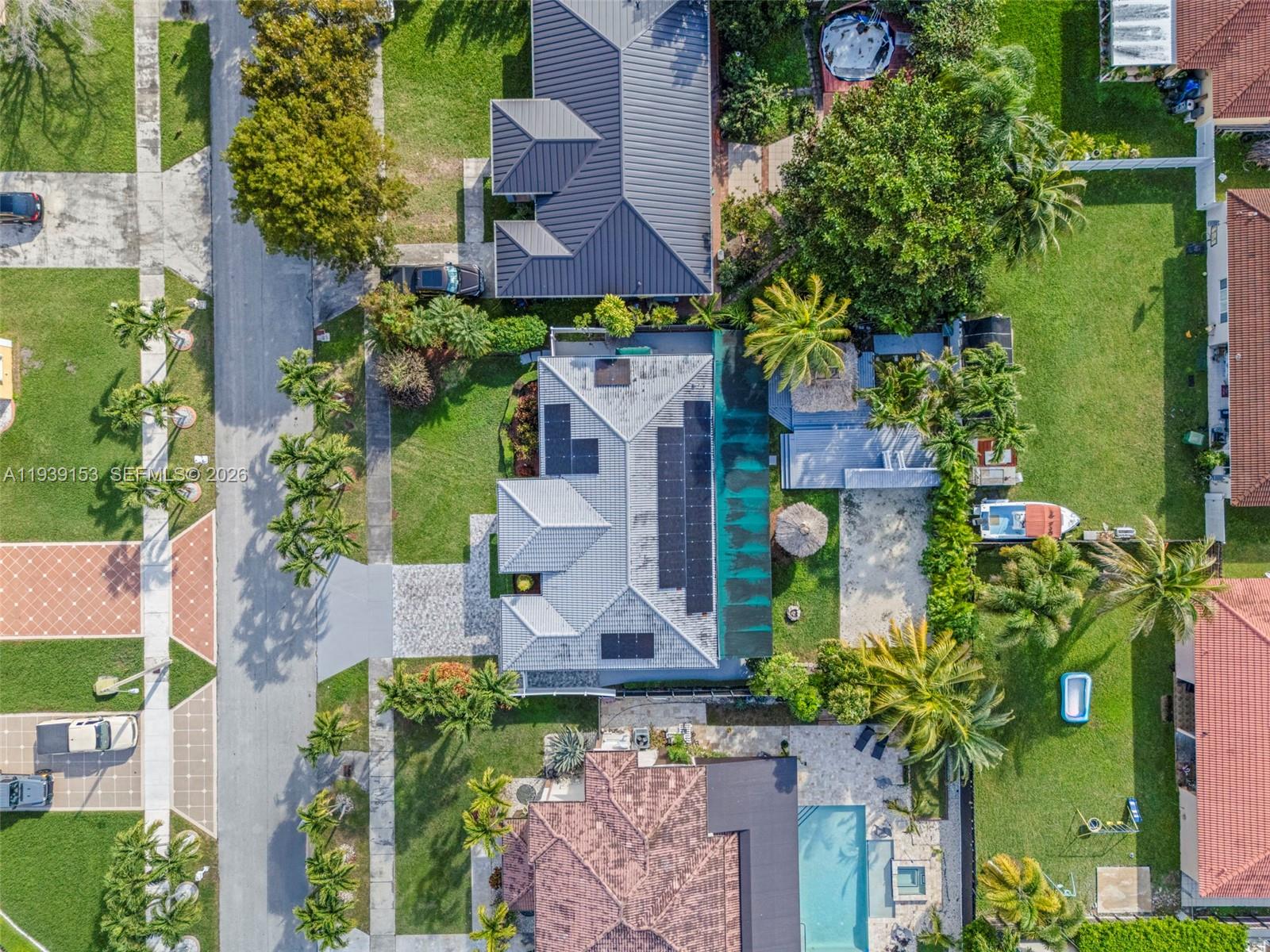 PICKET FENCES COUNTRY EST - Residential