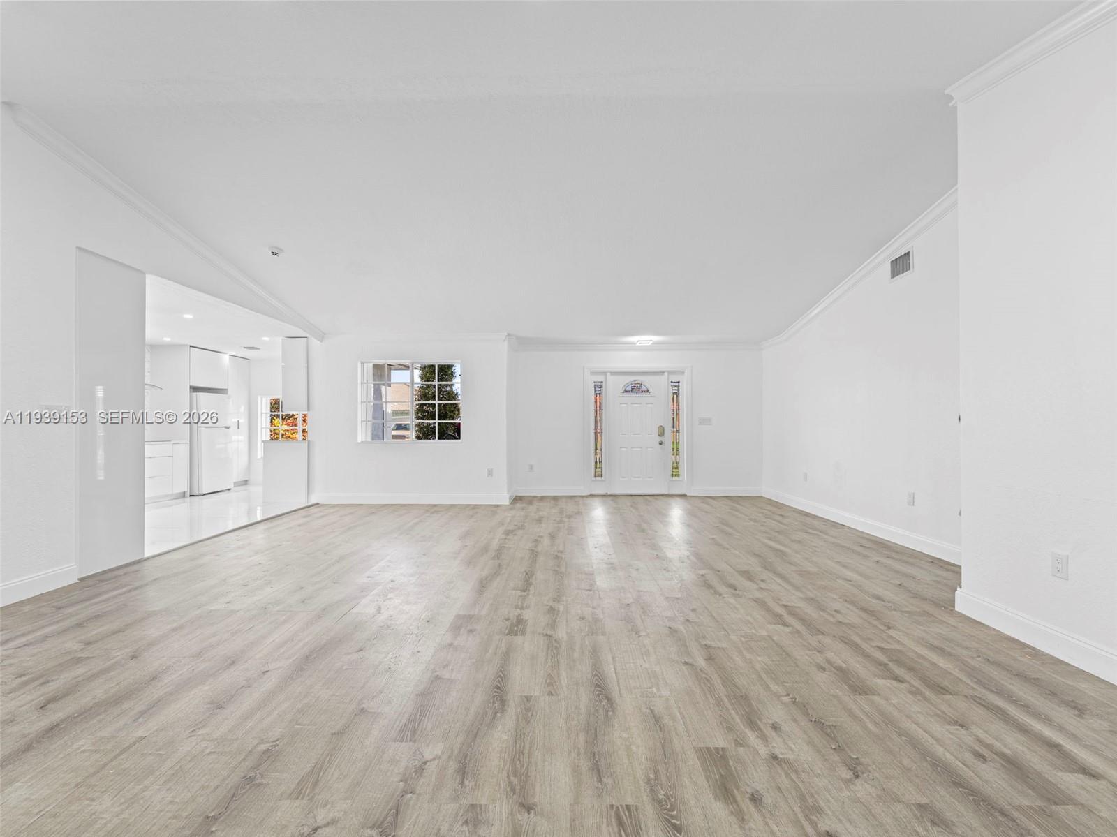 PICKET FENCES COUNTRY EST - Residential