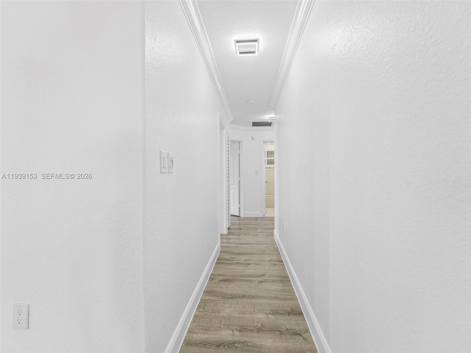 PICKET FENCES COUNTRY EST - Residential