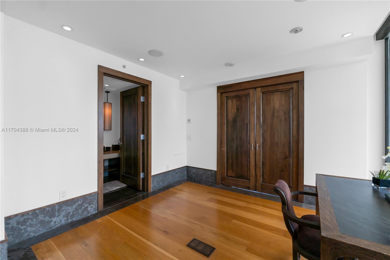 MEI CONDO - Residential