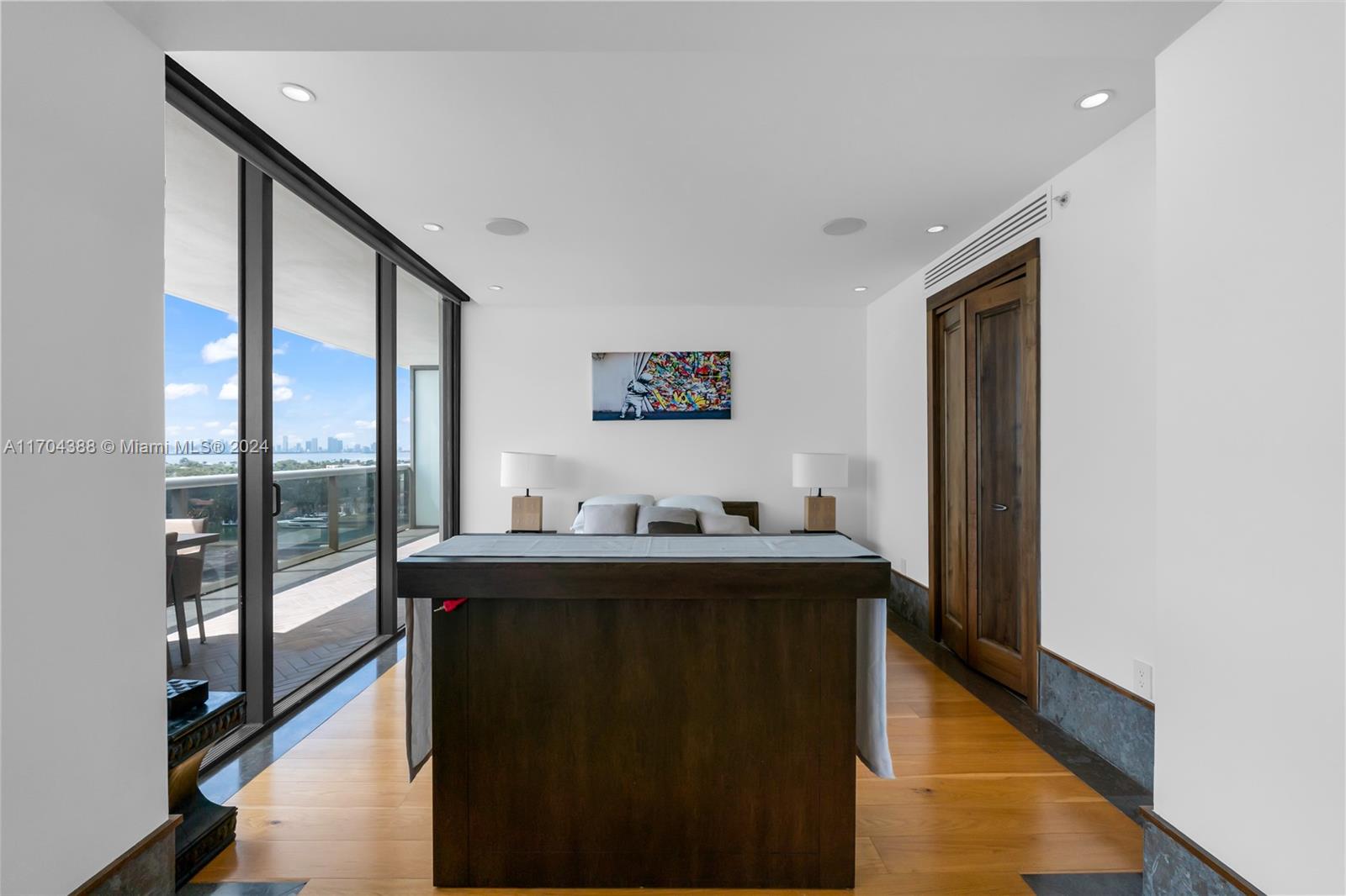 MEI CONDO - Residential