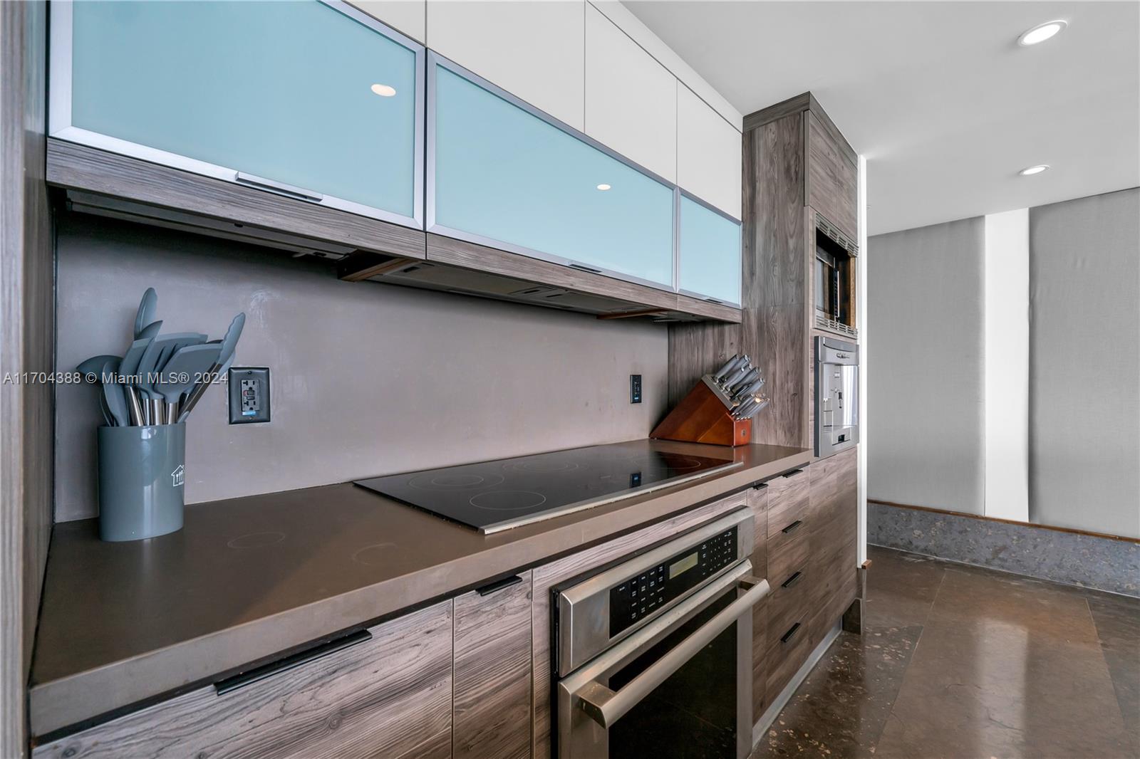 MEI CONDO - Residential