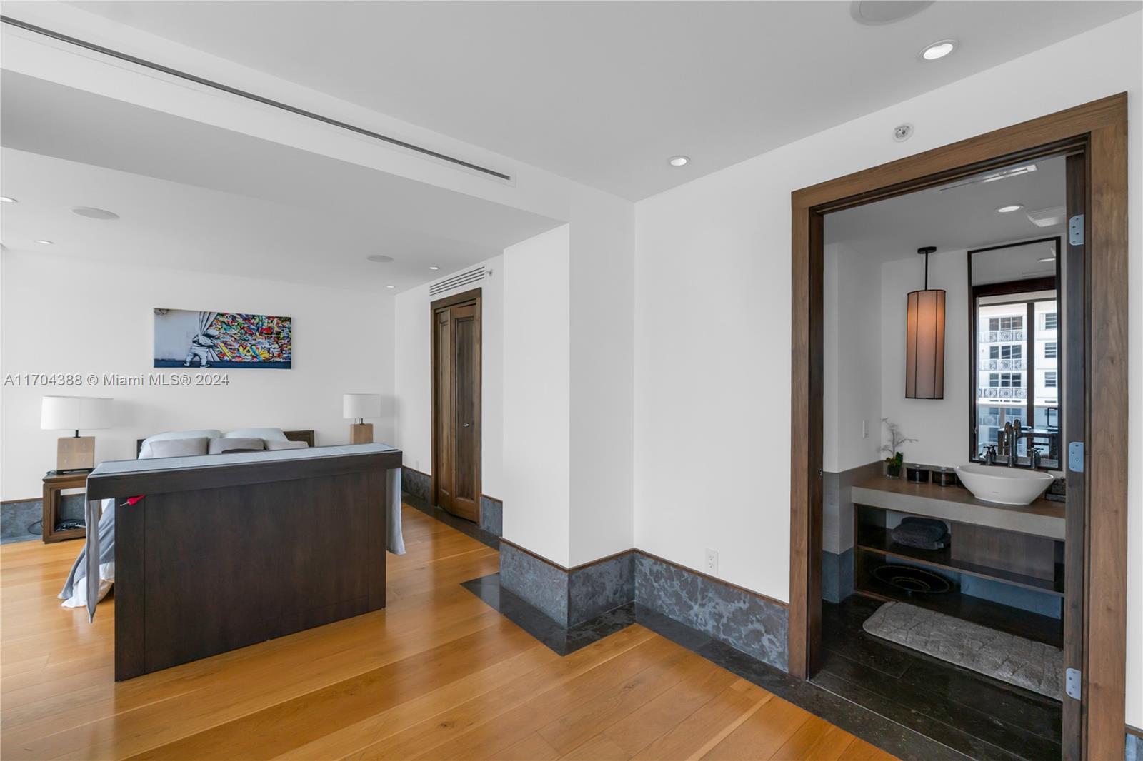 MEI CONDO - Residential