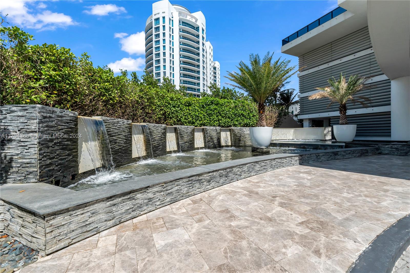 MEI CONDO - Residential