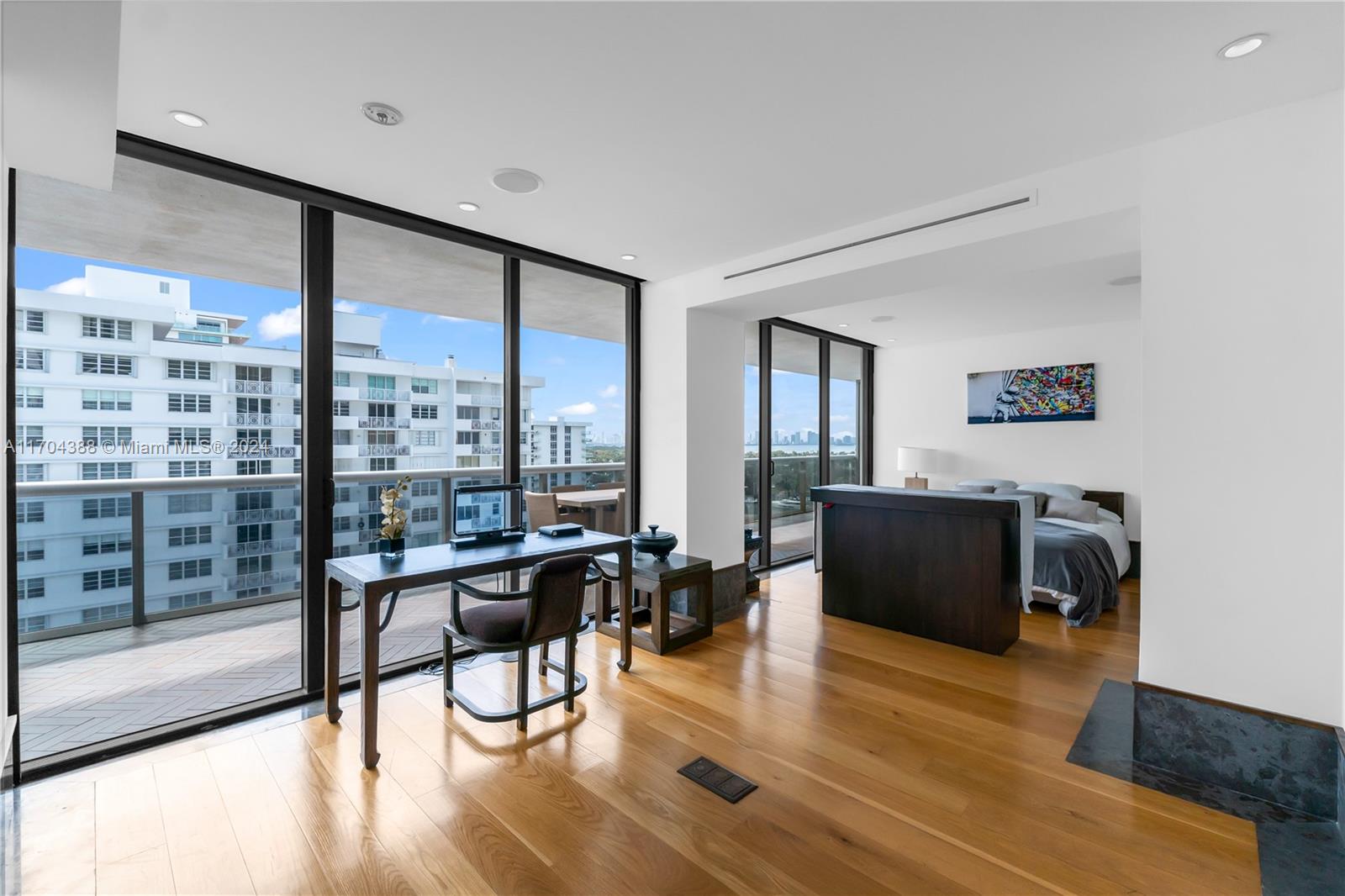 MEI CONDO - Residential