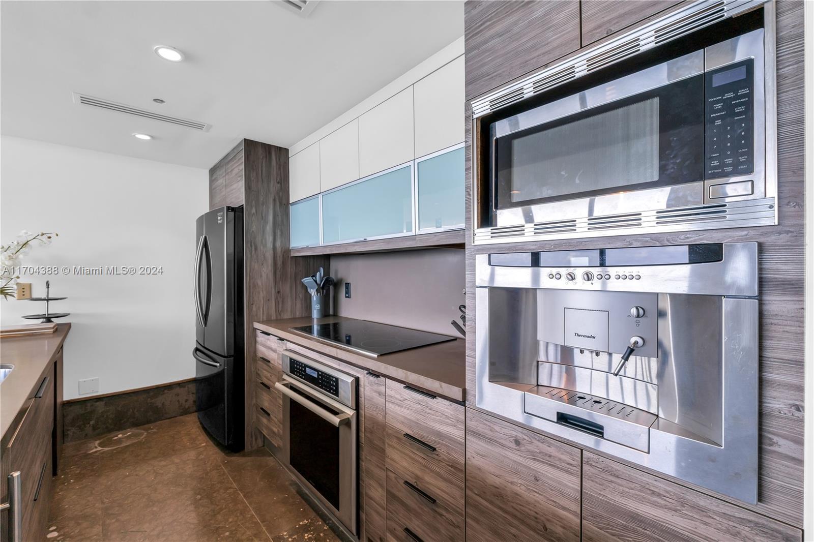 MEI CONDO - Residential