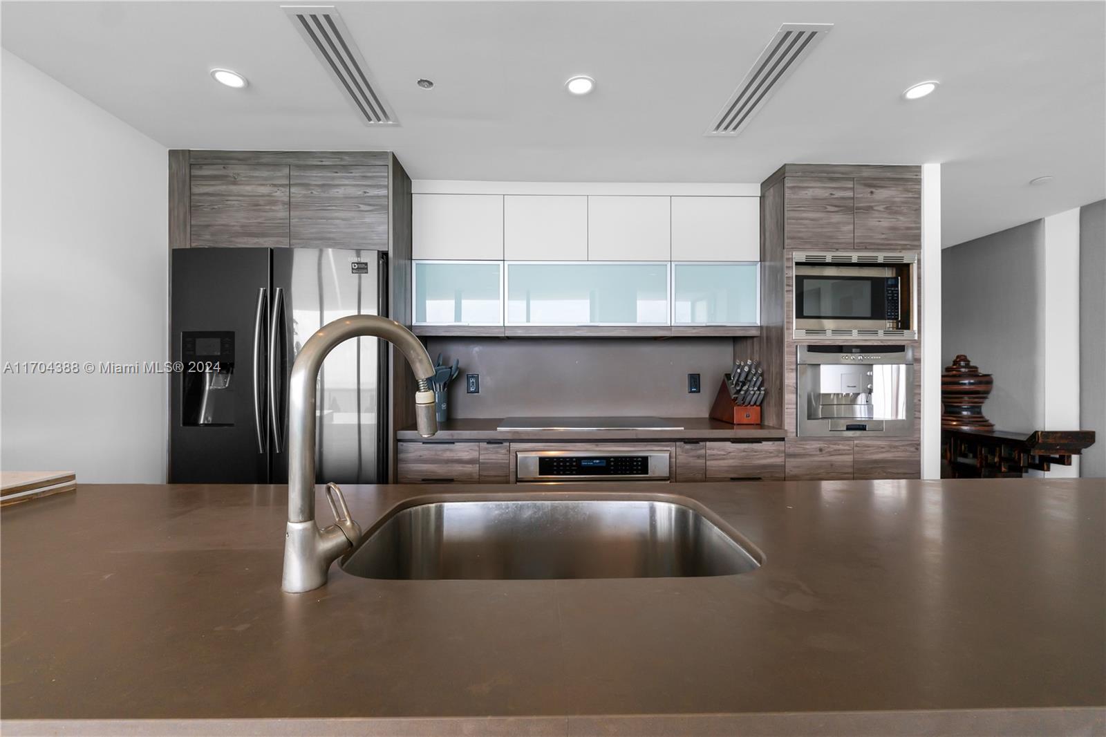 MEI CONDO - Residential