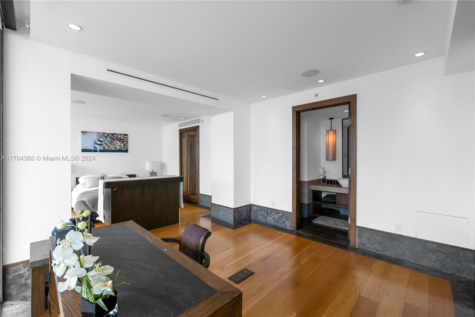 MEI CONDO - Residential