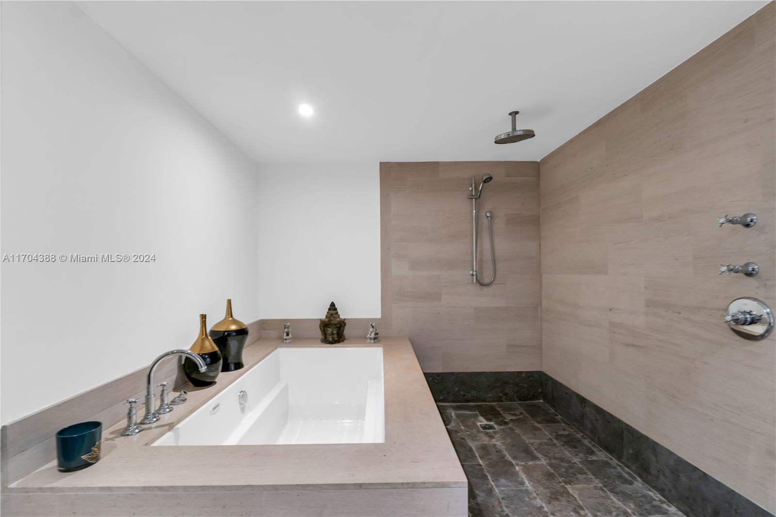 MEI CONDO - Residential