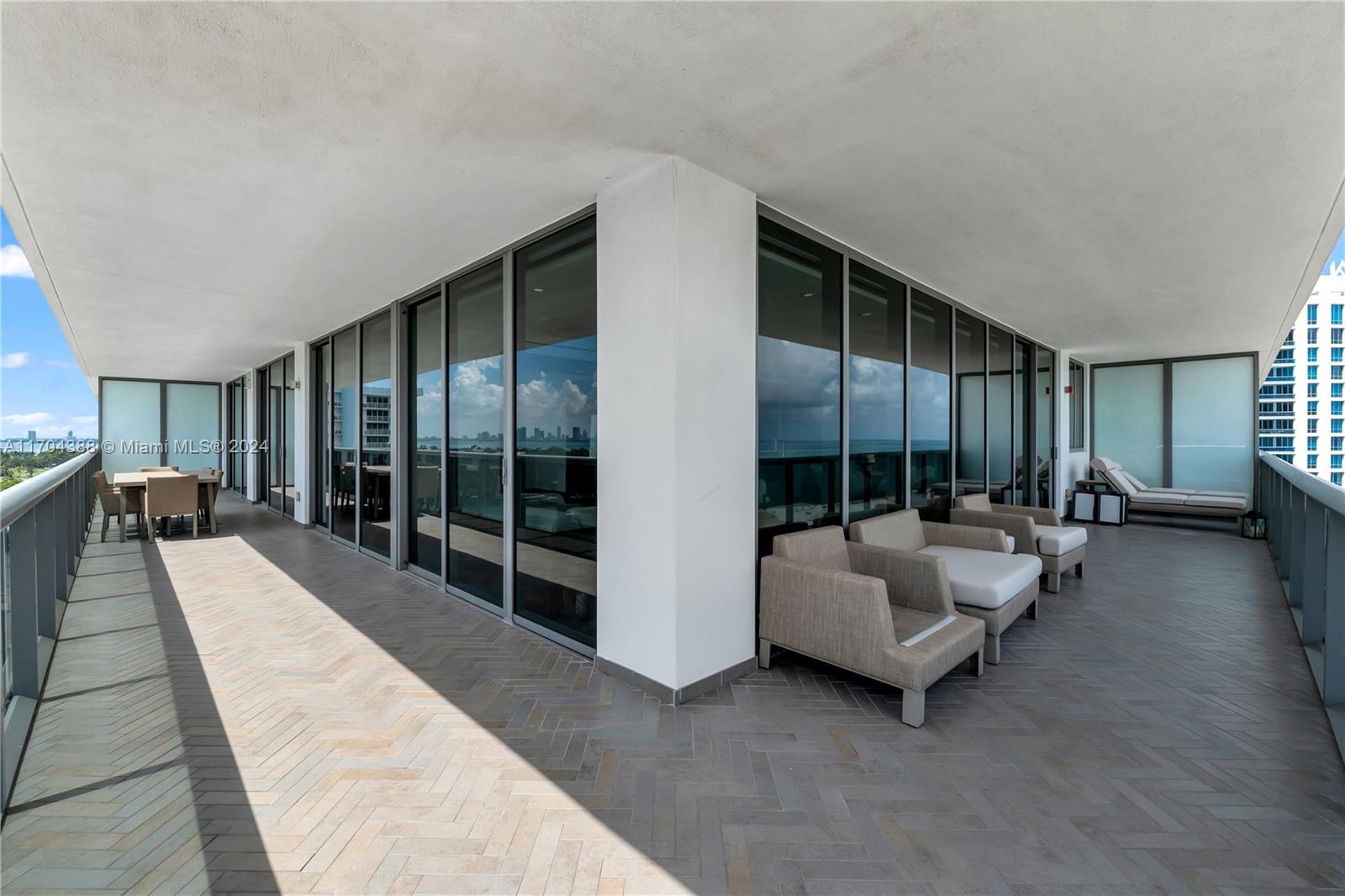 MEI CONDO - Residential