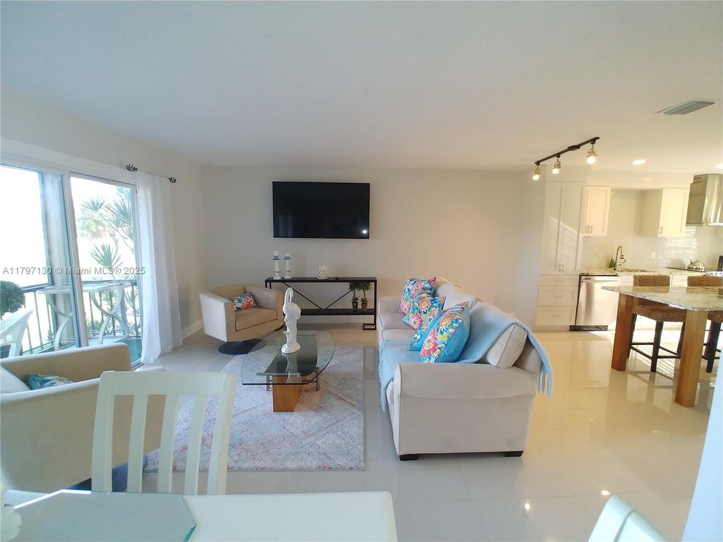 Photo of 9169 SE Riverfront Ter #M, Jupiter, FL 33469 (MLS # A11797130)