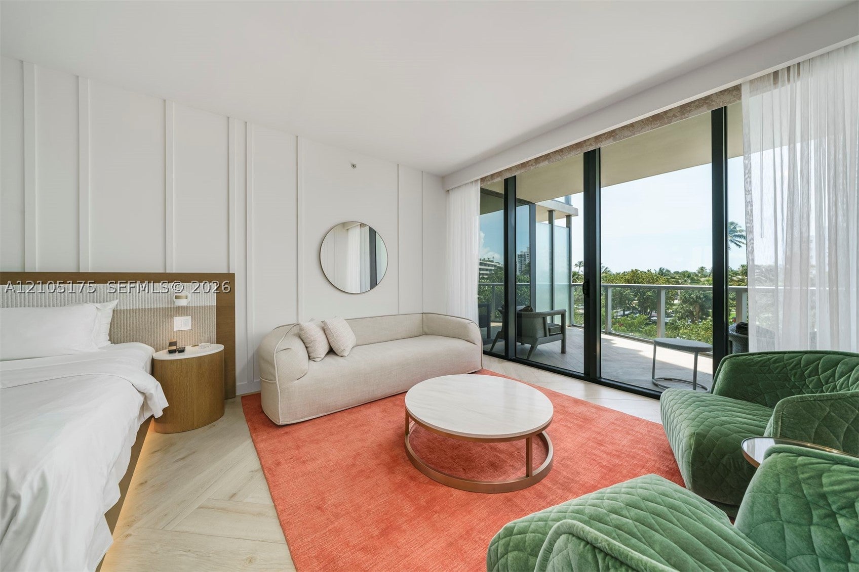 2201 Collins Ave 302