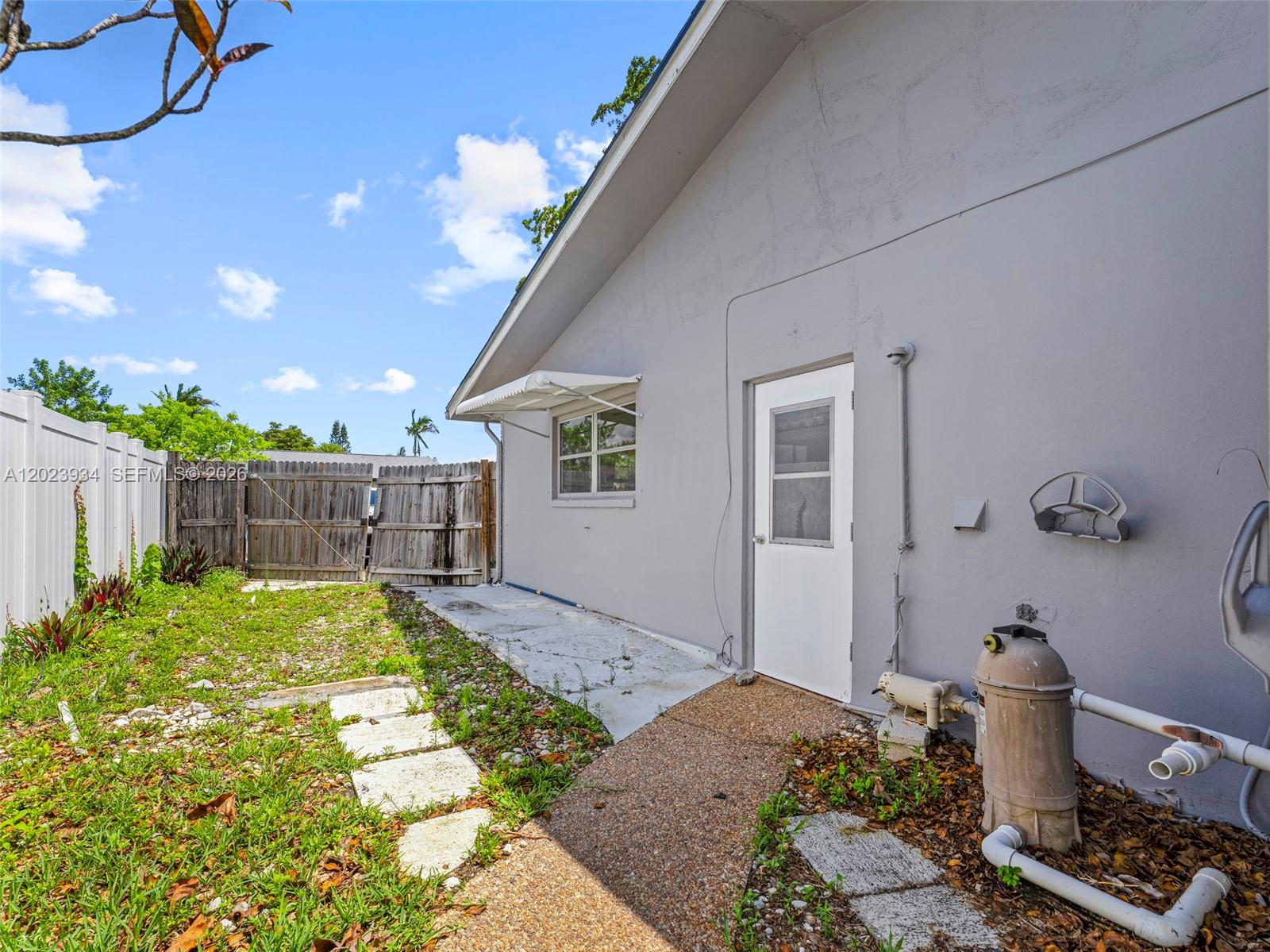 PALM-AIRE VILLAGE 2ND SEC - Residential