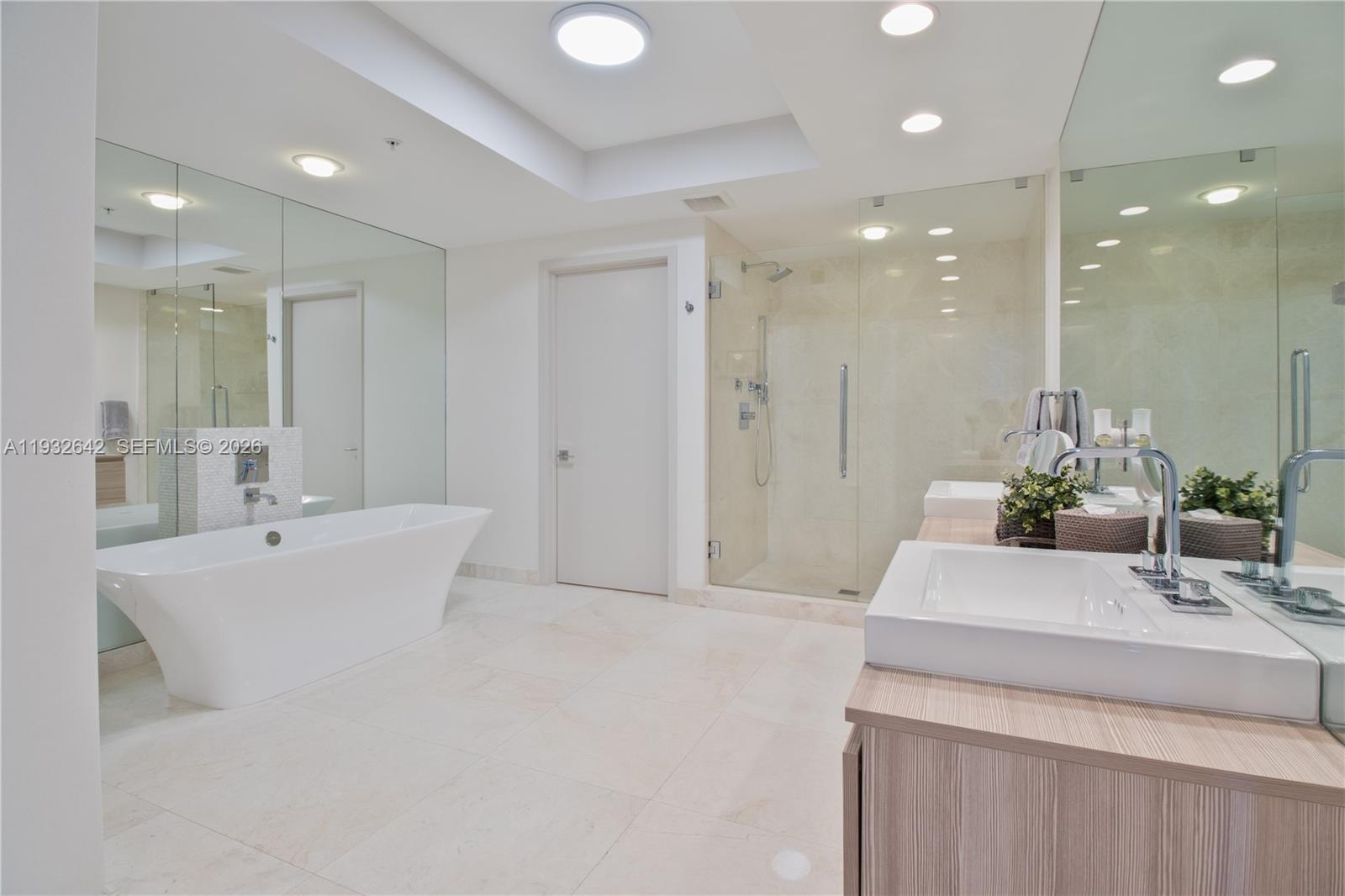 MARINA PALMS RESIDENCES S - Residential